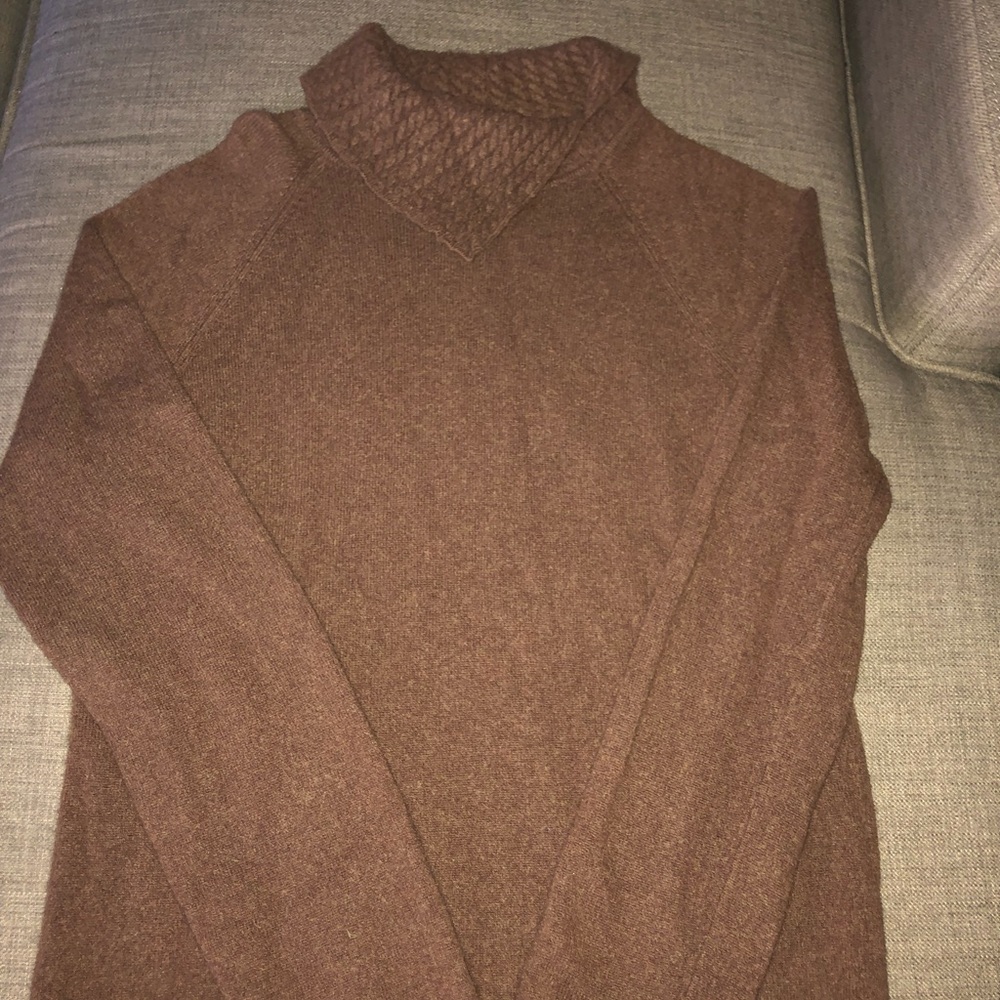 LXRI - 100% Cashmere Turtle Neck - L